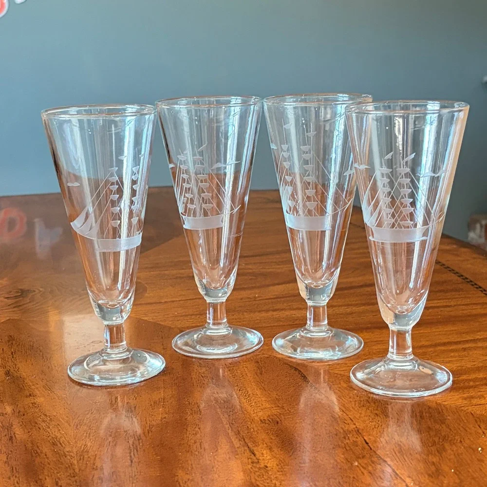 VTG Javit Clipper Ship Pilsner Glasses 7.5